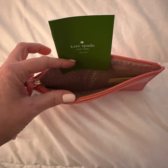 Kate Spade wristlet - Picture 3 of 4